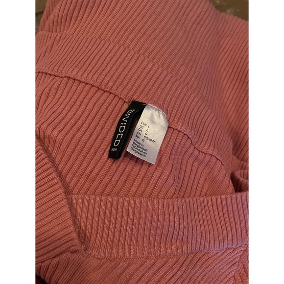 H&M pink ribbed sweater - Picture 3 of 3